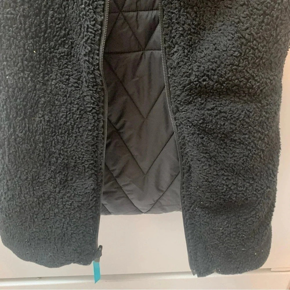 Ivivva  Kids Lululemon Reversible Vest Quilted and Sherpa 8 - Picture 8 of 12